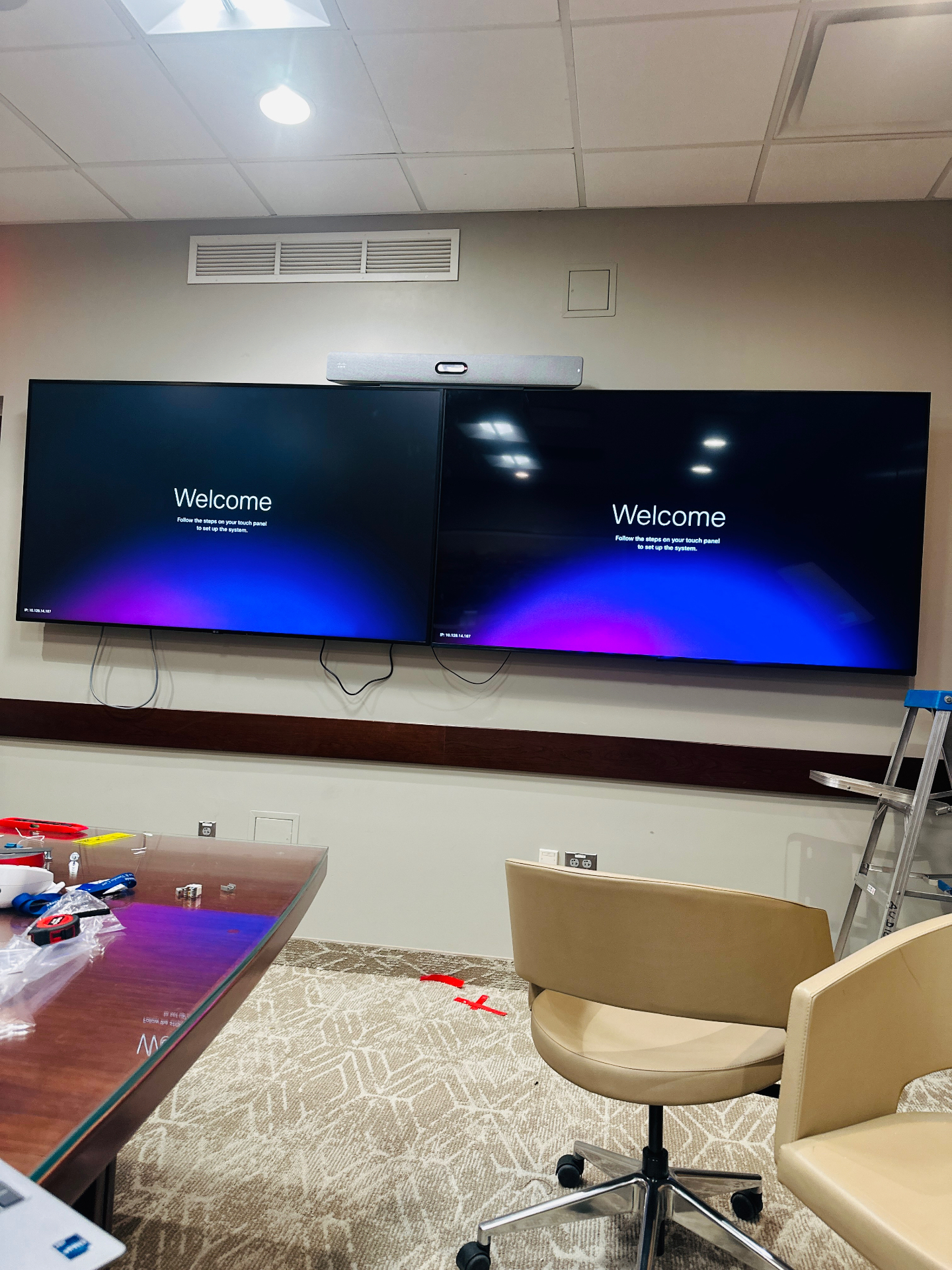 Dual-Display Cisco Conference Room Build